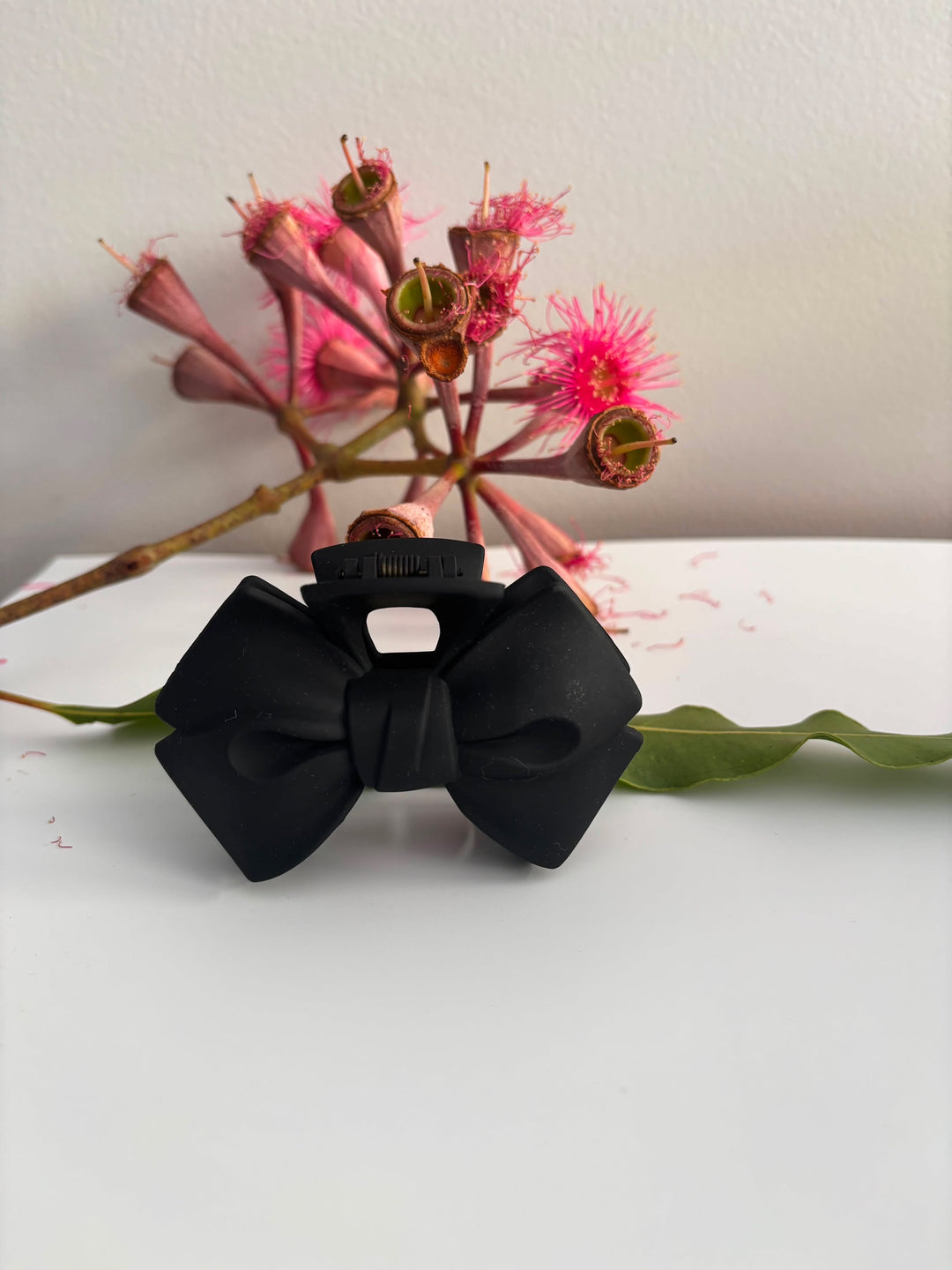 Black Bow - Hair Claw
