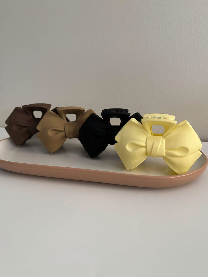 Black Bow - Hair Claw