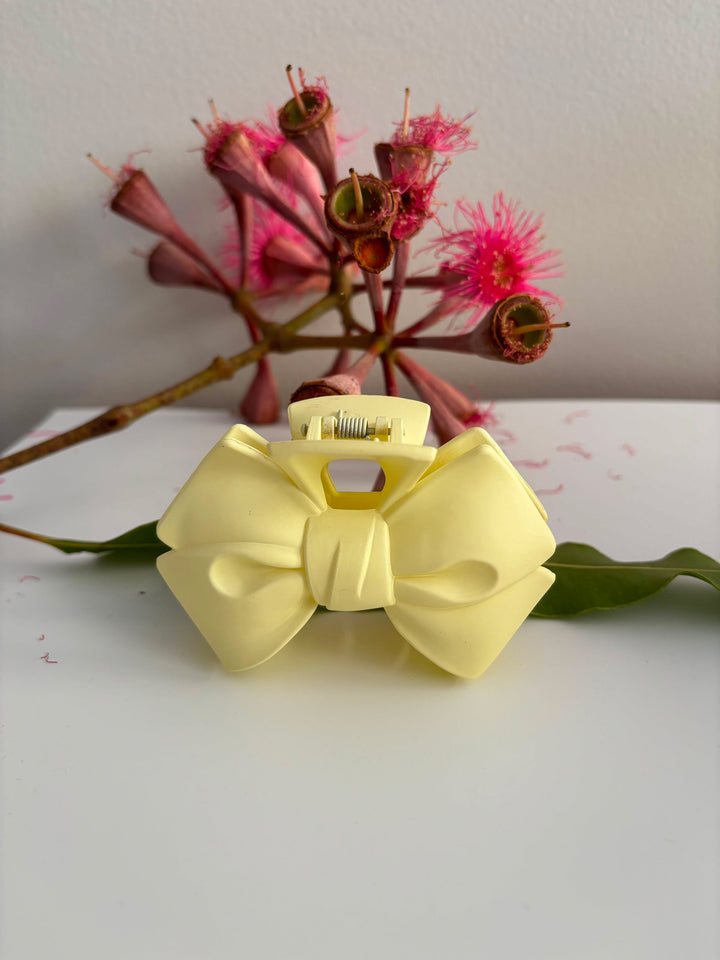 Cream Bow - Hair Claw