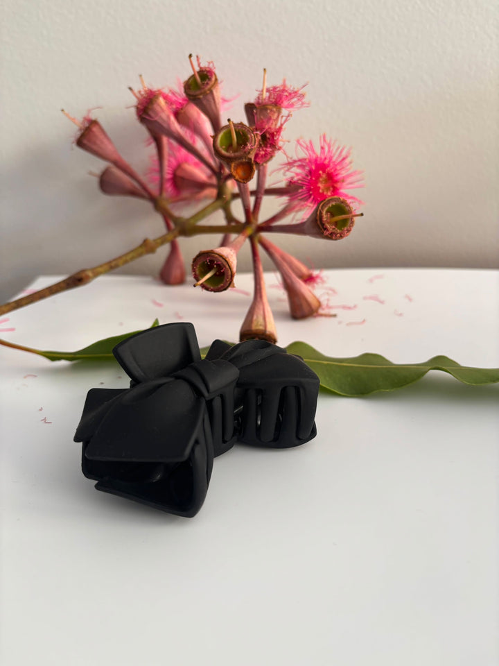 Black Bow - Hair Claw